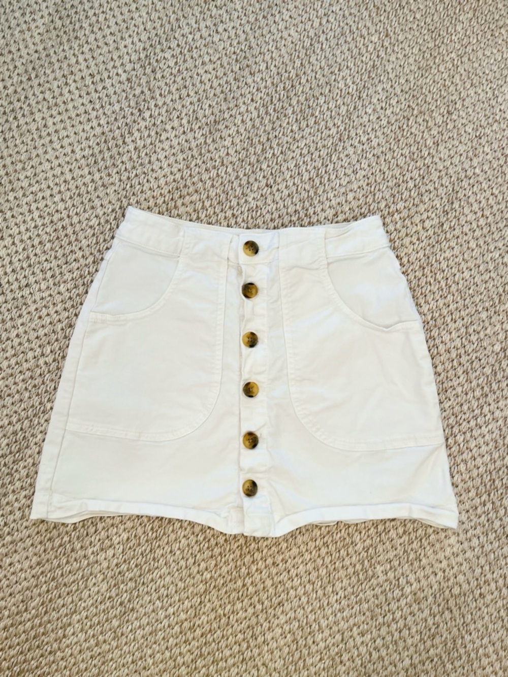 Marine Layer Emilia denim Miniskirt in cream 6 - Tortoiseshell Buttons - EUC